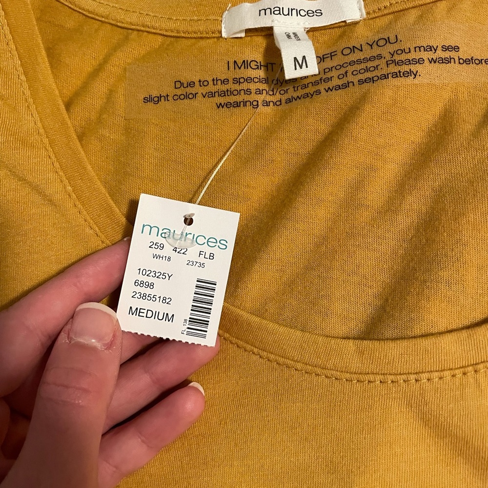 Maurices T-Shirt medium